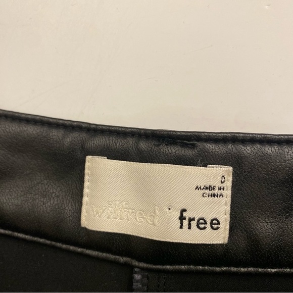 Aritzia || Wilfred Free Modern Cargo Pant Black Faux Leather 0 - Picture 7 of 12